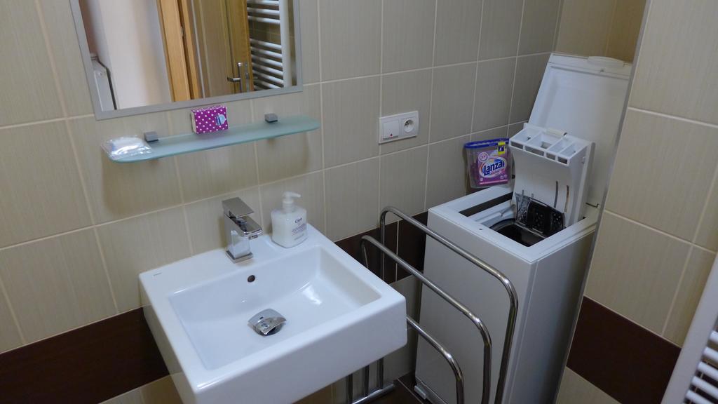 Park - Apartmany Na Prenajom Нове-Место-над-Вагом Экстерьер фото