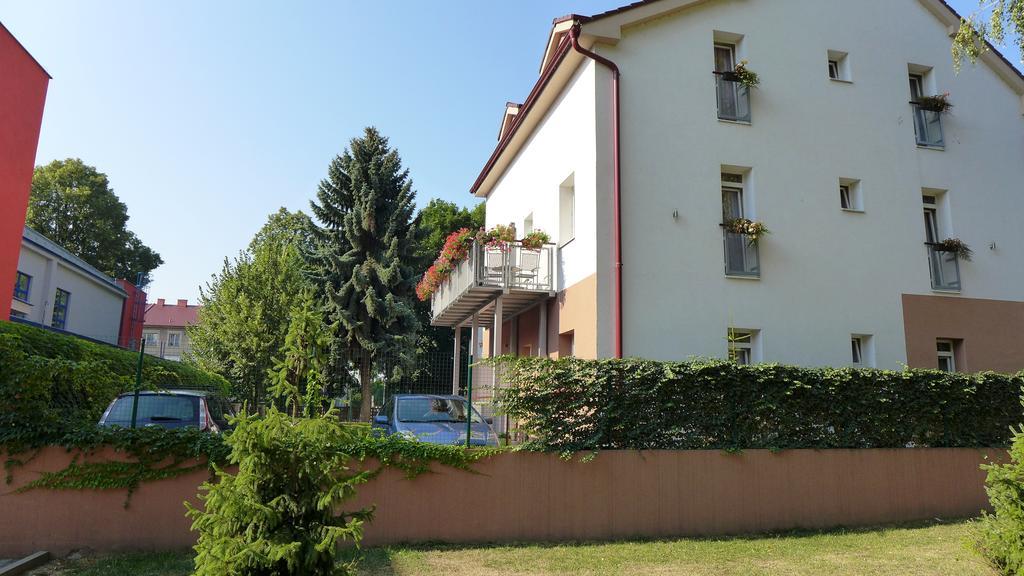 Park - Apartmany Na Prenajom Нове-Место-над-Вагом Экстерьер фото