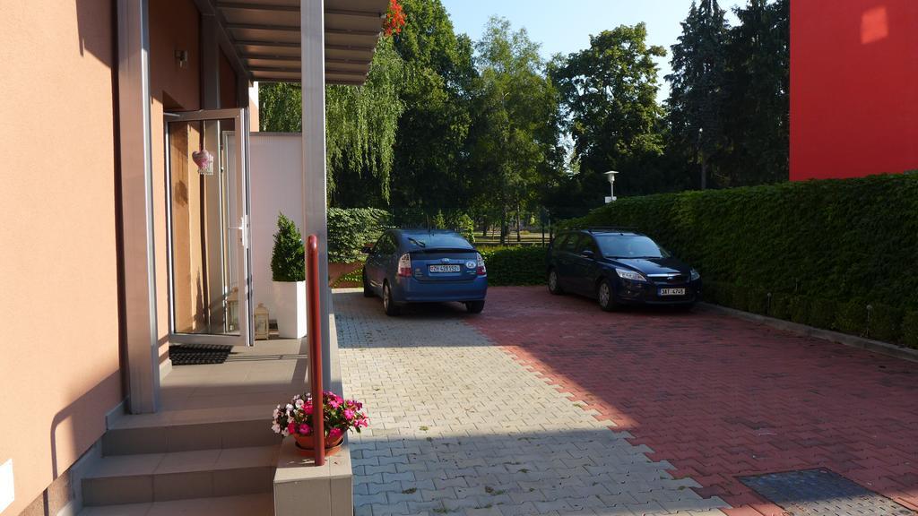 Park - Apartmany Na Prenajom Нове-Место-над-Вагом Экстерьер фото
